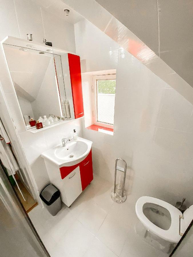 Cosy Bedroom For 2 With Balcony In A Family Villa Turnu Magurele Bagian luar foto