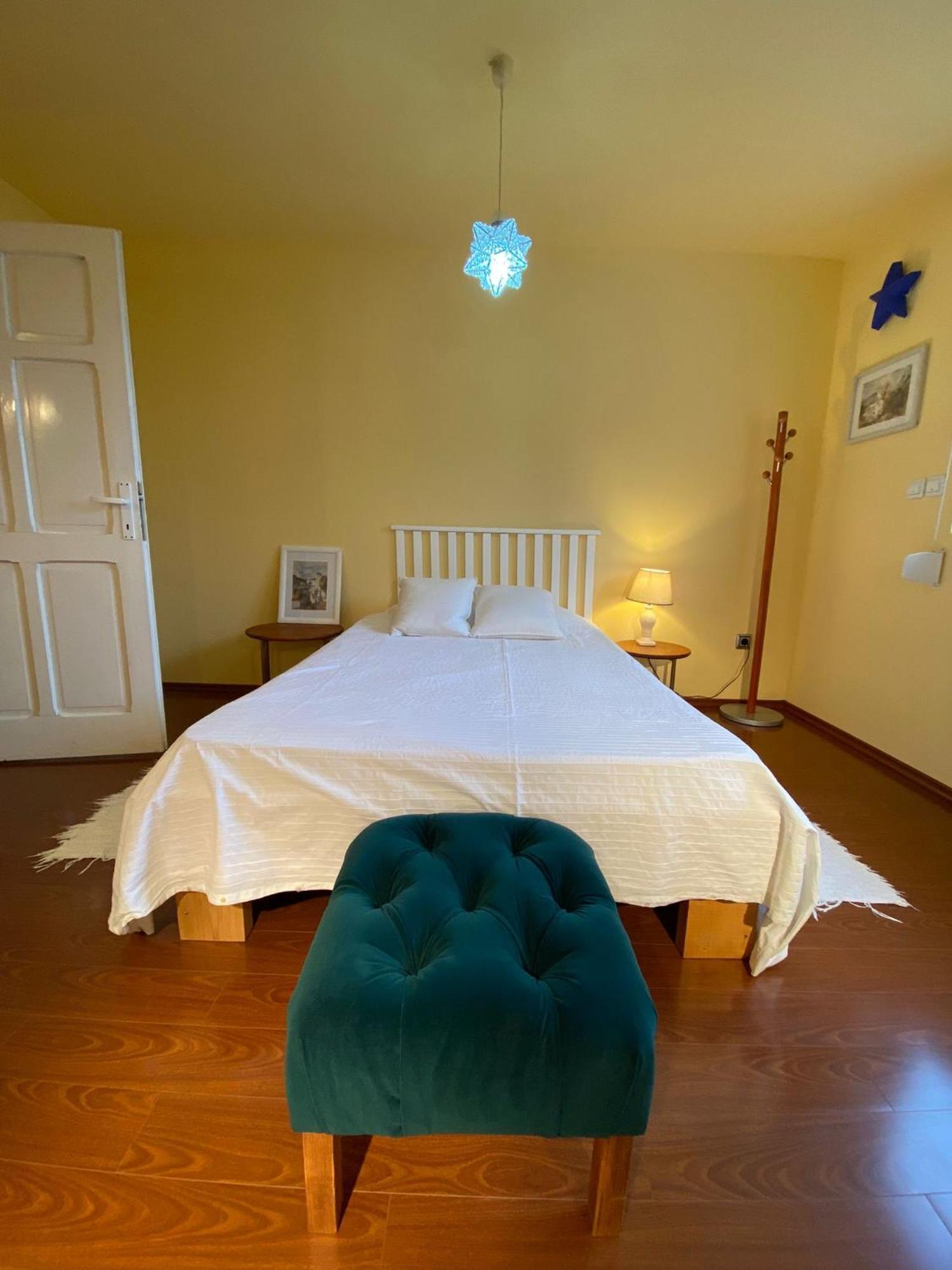 Cosy Bedroom For 2 With Balcony In A Family Villa Turnu Magurele Bagian luar foto