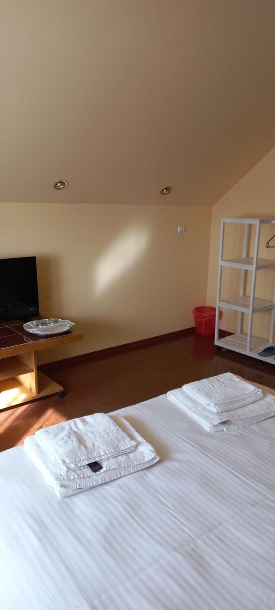 Cosy Bedroom For 2 With Balcony In A Family Villa Turnu Magurele Bagian luar foto