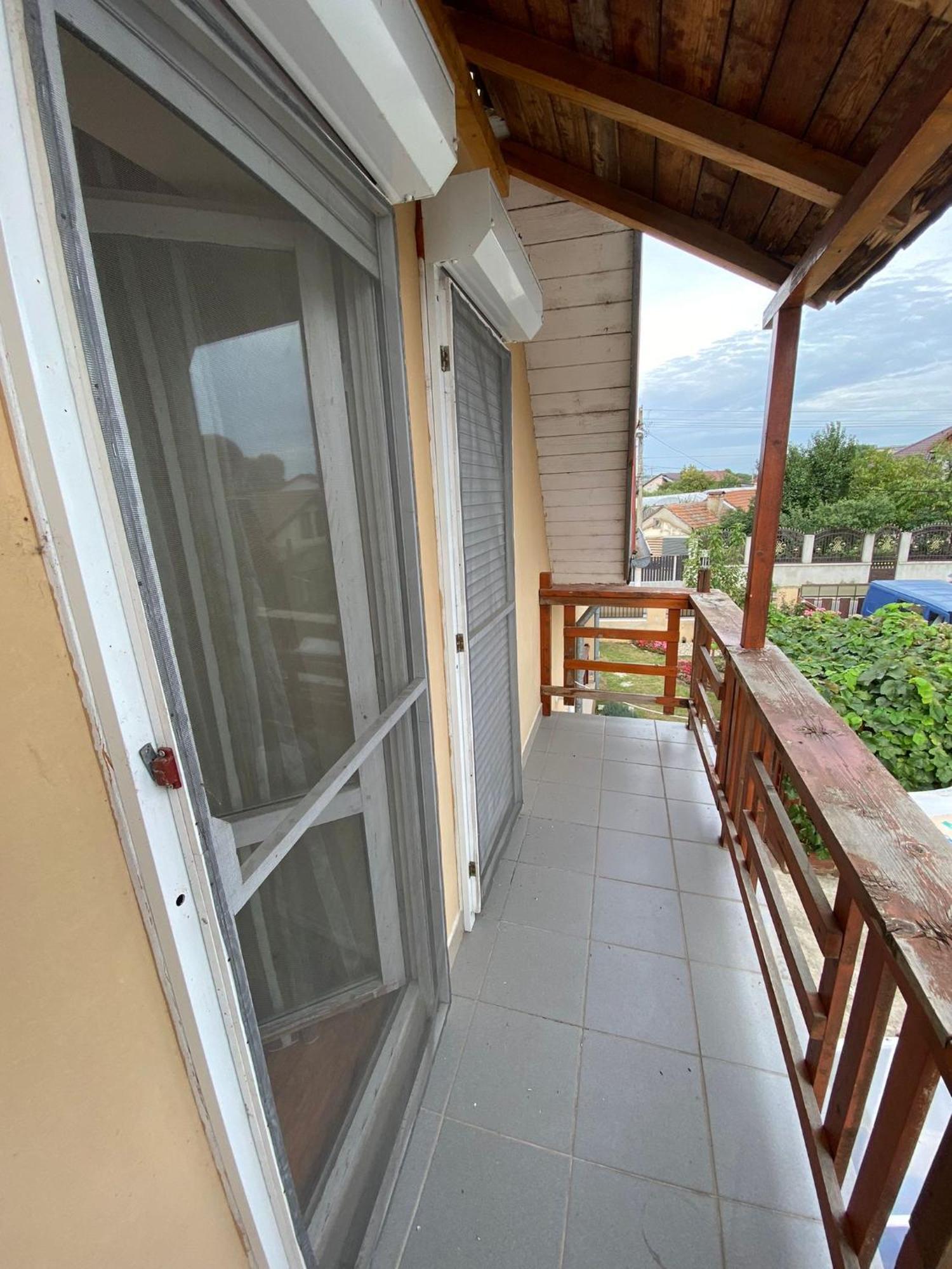 Cosy Bedroom For 2 With Balcony In A Family Villa Turnu Magurele Bagian luar foto